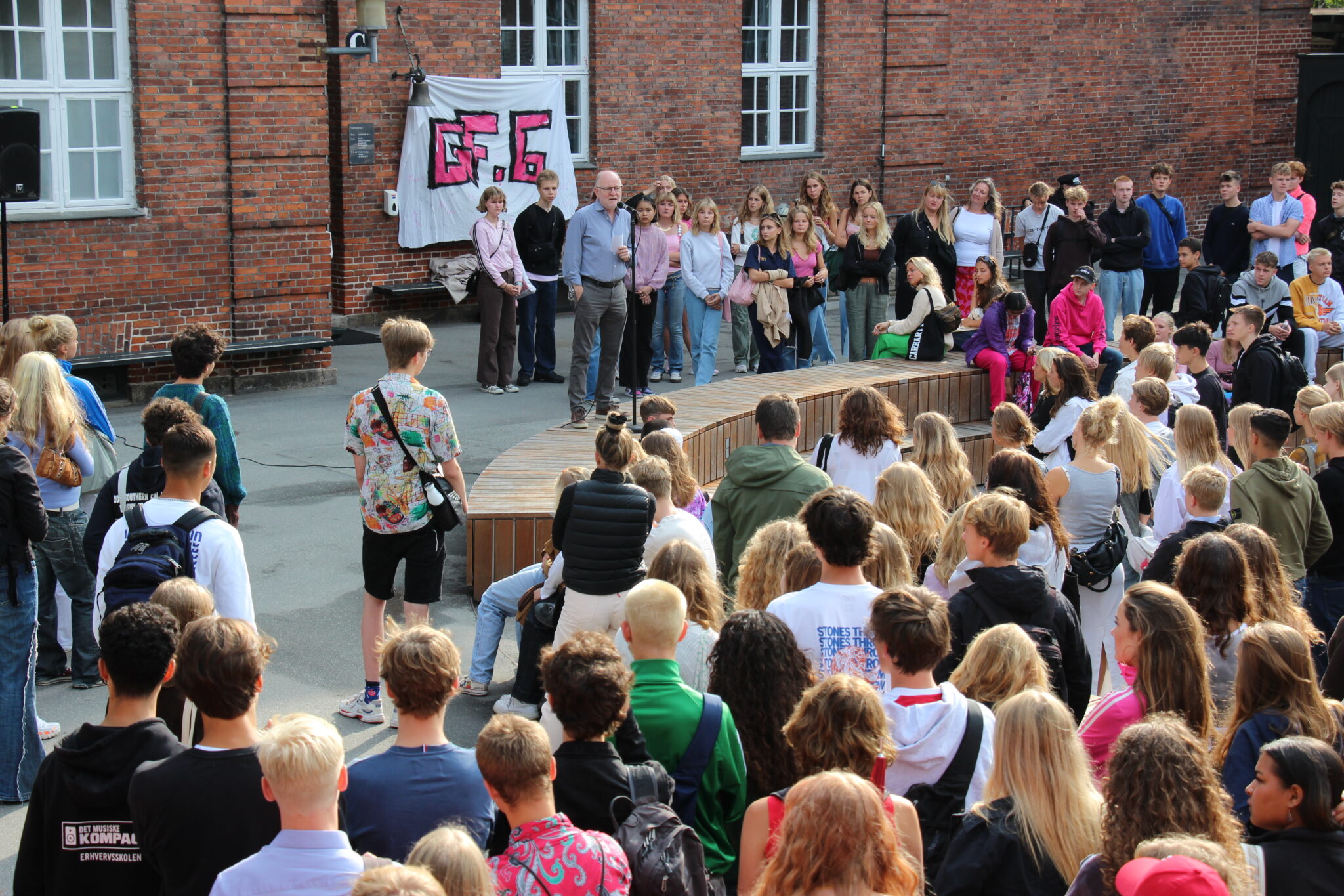 Der orienteres om den nye skolestart på CG